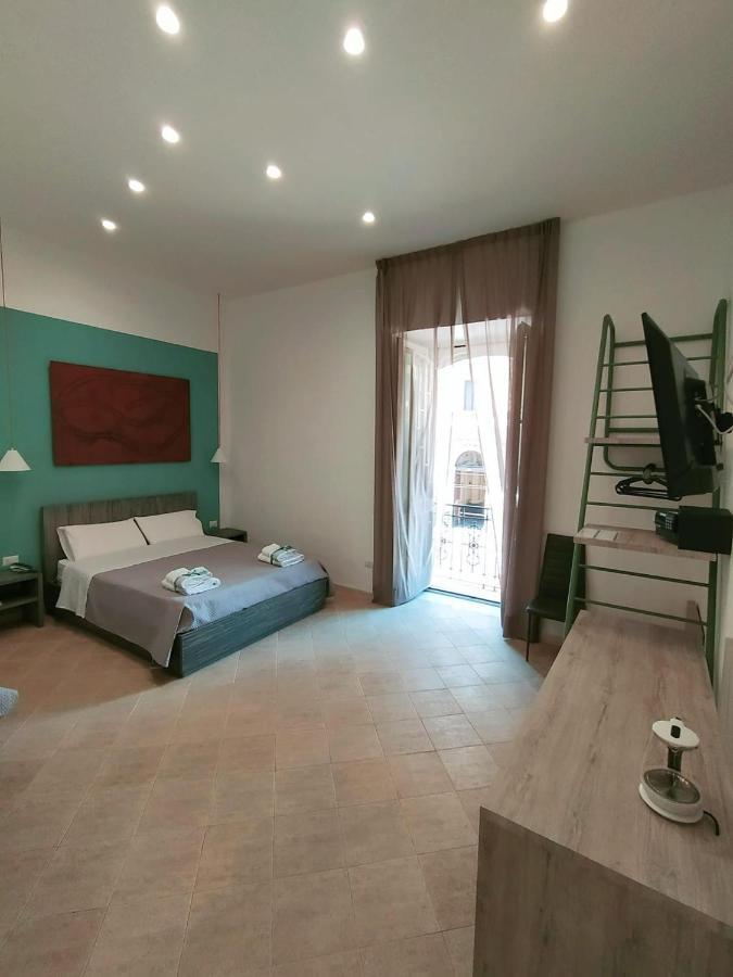 La Casa Di Halley Napels Buitenkant foto