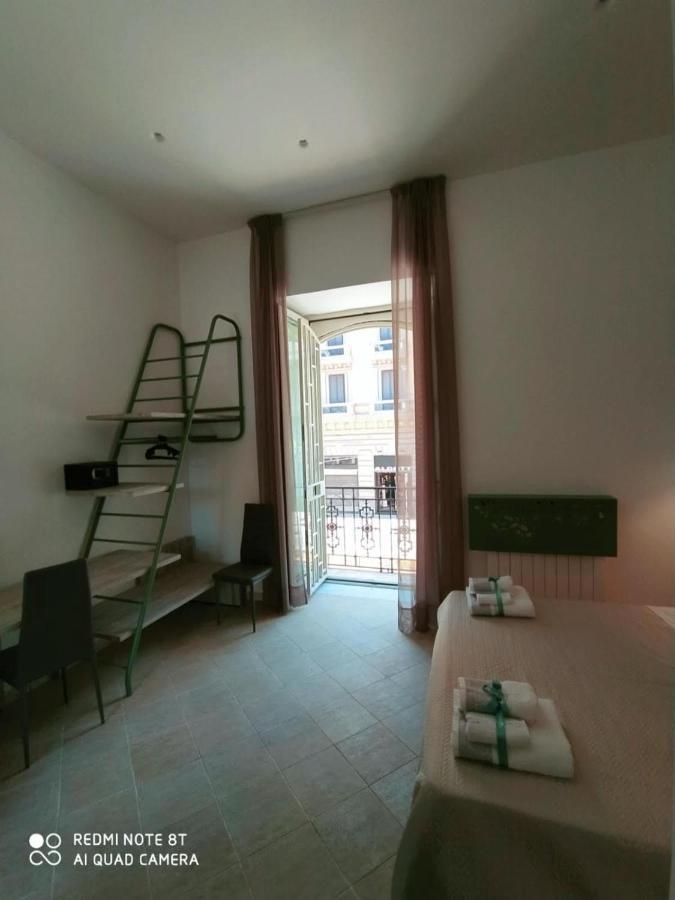 La Casa Di Halley Napels Buitenkant foto