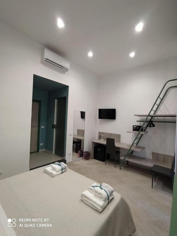 La Casa Di Halley Napels Buitenkant foto